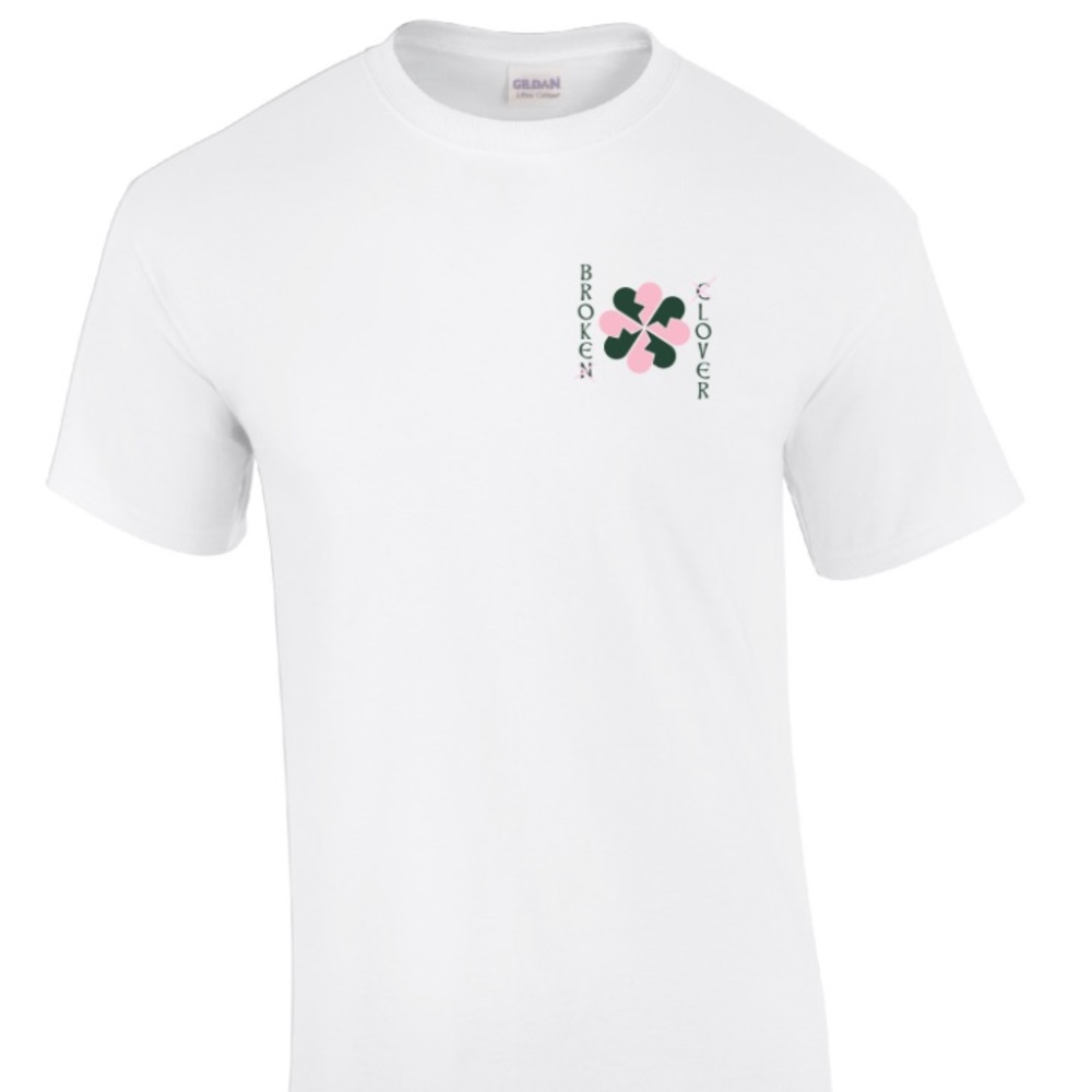 Broken Clover 💔 T-Shirt New Unisex @theflyspot